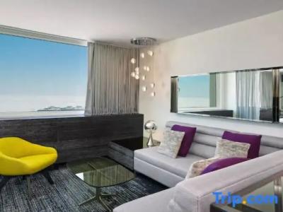 W Chicago - Lakeshore - 98