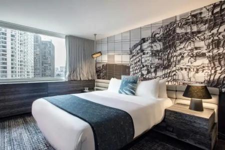 W Chicago - Lakeshore - 34