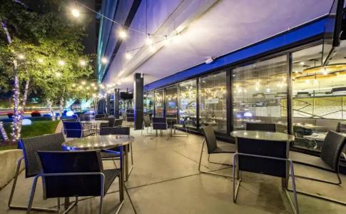 W Chicago - Lakeshore - 25