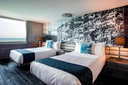 W Chicago - Lakeshore - 5