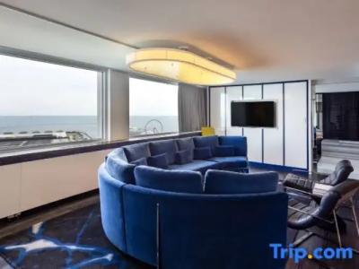 W Chicago - Lakeshore - 88