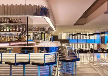 W Chicago - Lakeshore - 24