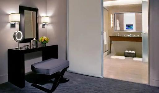 Trump International & Tower Chicago - 85