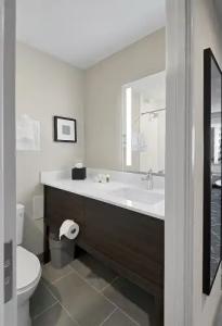 Holiday Inn & Suites Chicago - Downtown, an IHG - 40