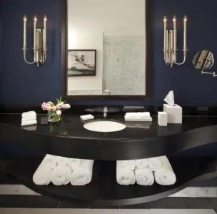 Kimpton George, an IHG - 18