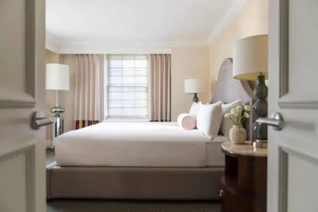 The Mayflower, Autograph Collection - 32