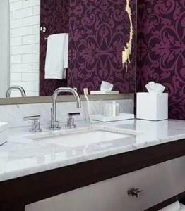 The Mayflower, Autograph Collection - 6