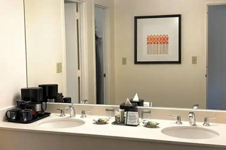 Washington Plaza - 53