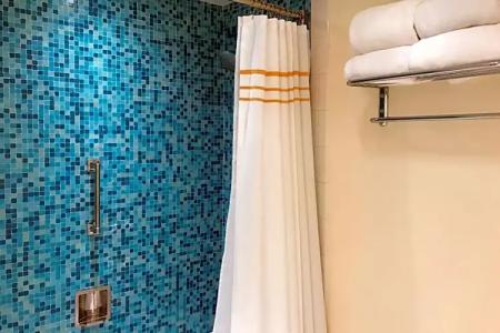 Washington Plaza - 52