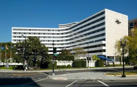 Washington Plaza