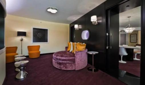 Washington Plaza - 85