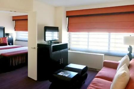 Washington Plaza - 73