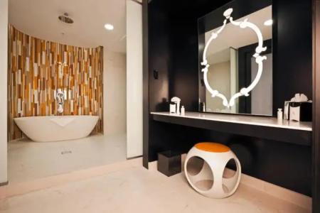 Washington Plaza - 80