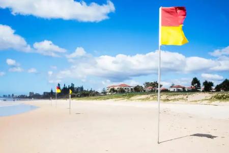 Golden Riviera Absolute Beachfront Resort - 19