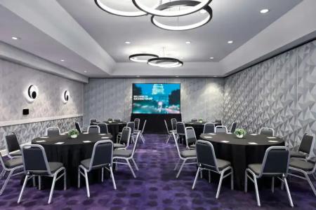 YOTEL Washington DC - 24