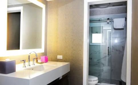 The Churchill Near Embassy Row - 85