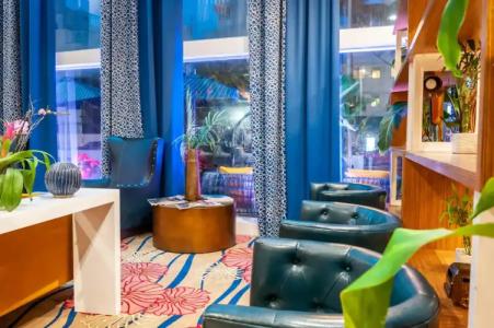 Catalina & Beach Club - 16