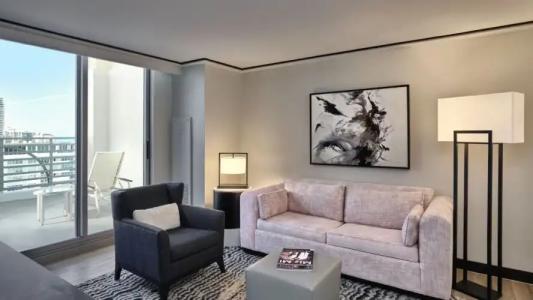 Loews Miami Beach - 55