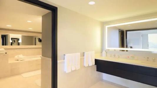 Loews Miami Beach - 75