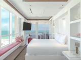 2 Bedrooms Penthouse Rooftop Pool oceanfront
