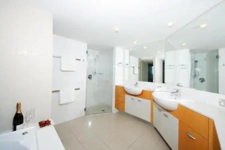 Trilogy Surfers Paradise - 60