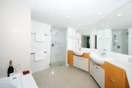 Trilogy Surfers Paradise - 80