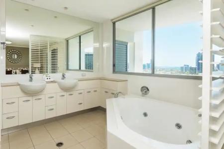 Trilogy Surfers Paradise - 81