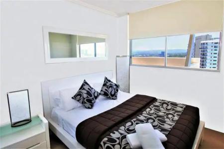 Trilogy Surfers Paradise - 19