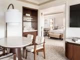 Executive Suite with Lakefront view and Pool view