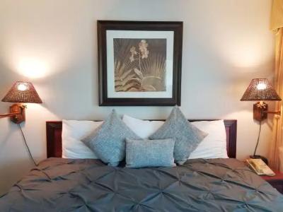 Parc Corniche Condominium Suites - 3