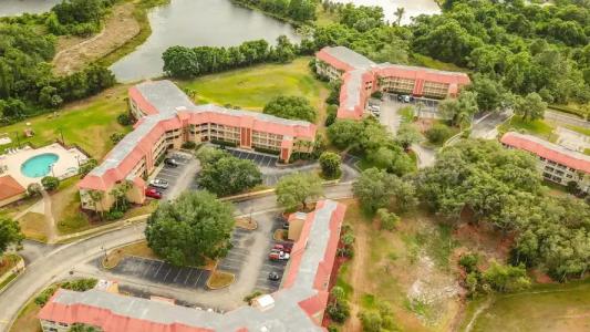 Parc Corniche Condominium Suites - 15