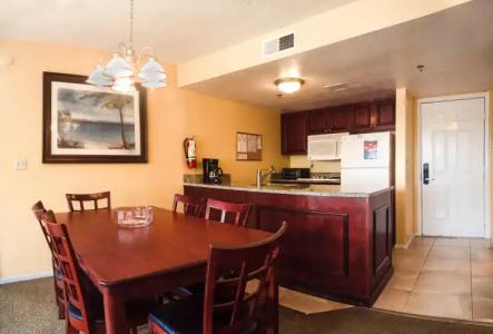 Parc Corniche Condominium Suites - 38