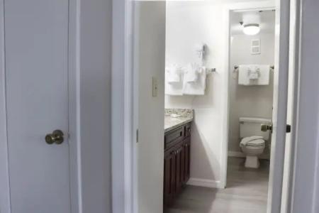 Parc Corniche Condominium Suites - 82