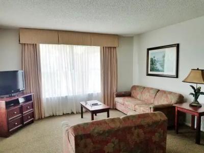 Parc Corniche Condominium Suites - 106
