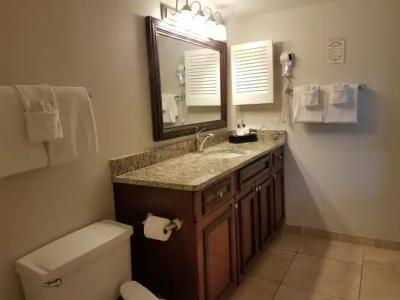 Parc Corniche Condominium Suites - 8