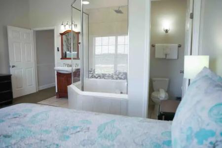 Parc Corniche Condominium Suites - 86