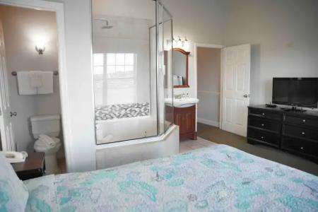 Parc Corniche Condominium Suites - 87