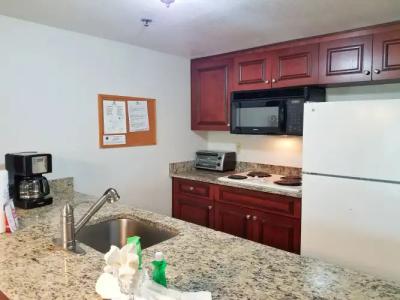 Parc Corniche Condominium Suites - 47