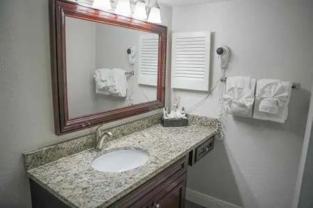 Parc Corniche Condominium Suites - 124