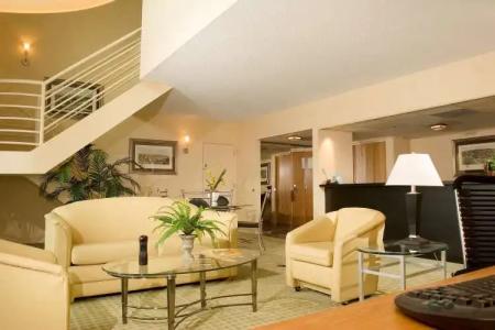 The Florida & Conference Center in the Florida Mall - 11