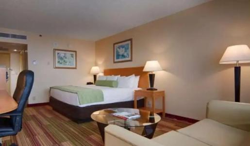 The Florida & Conference Center in the Florida Mall - 54