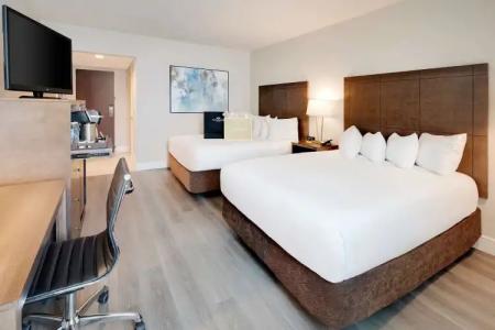 The Florida & Conference Center in the Florida Mall - 64