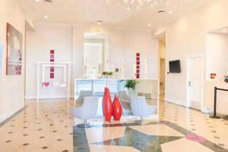 The Point & Suites Universal - 11