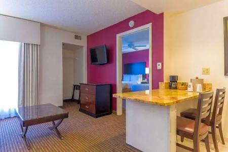 SureStay Plus by Best Western Orlando Lake Buena Vista - 81