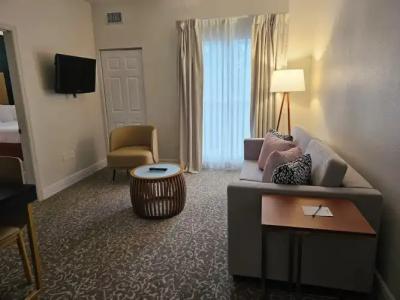 SureStay Plus by Best Western Orlando Lake Buena Vista - 96