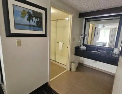 SureStay Plus by Best Western Orlando Lake Buena Vista - 5