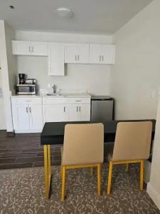 SureStay Plus by Best Western Orlando Lake Buena Vista - 95