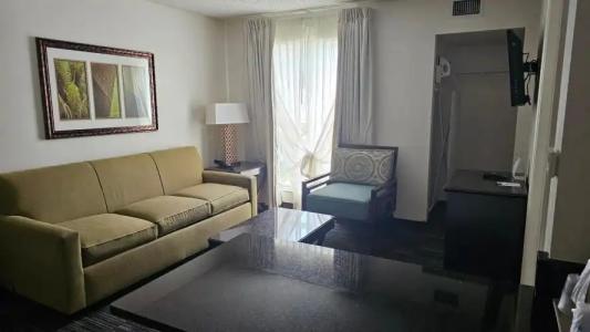 SureStay Plus by Best Western Orlando Lake Buena Vista - 4