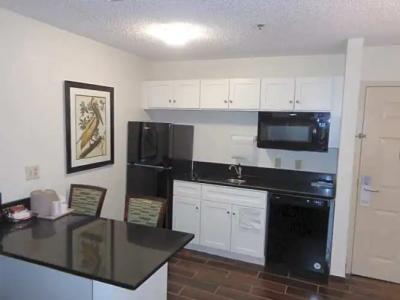 SureStay Plus by Best Western Orlando Lake Buena Vista - 77