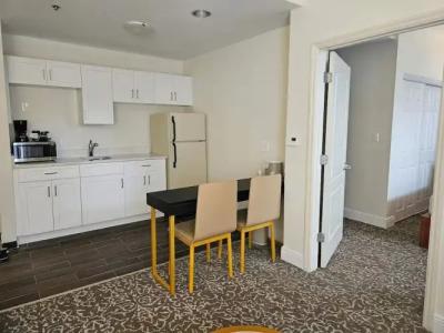 SureStay Plus by Best Western Orlando Lake Buena Vista - 94